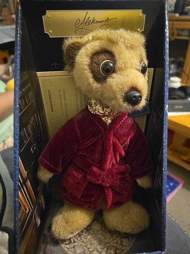 Compare the meerkat - meerkat, toy